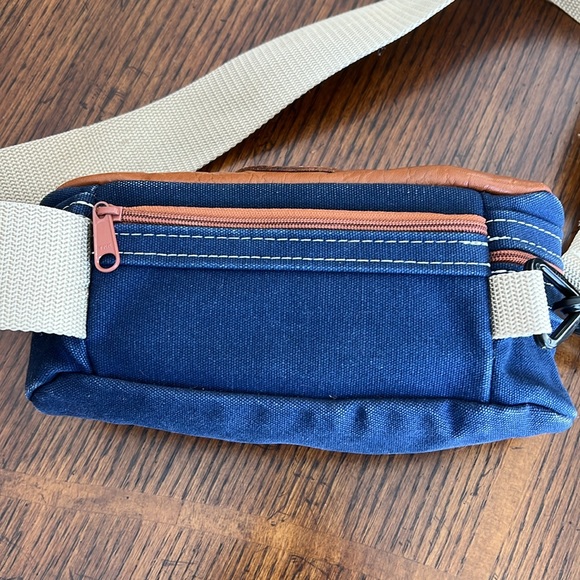 TANNERS CREEK CANVAS HIP BAG FANNY PACK CANVAS AND LEATHER EXCELLENT - Picture 6 of 11